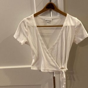 Topshop women’s white wrap tee size 10